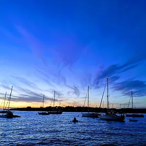 https://lora-de-luxe-app-4-star-amazing-sea-park-view.in-istria.net