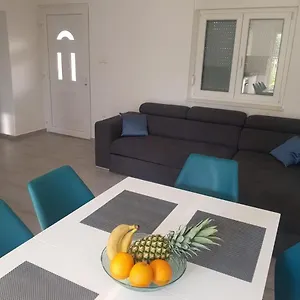 Milo - Apartament
